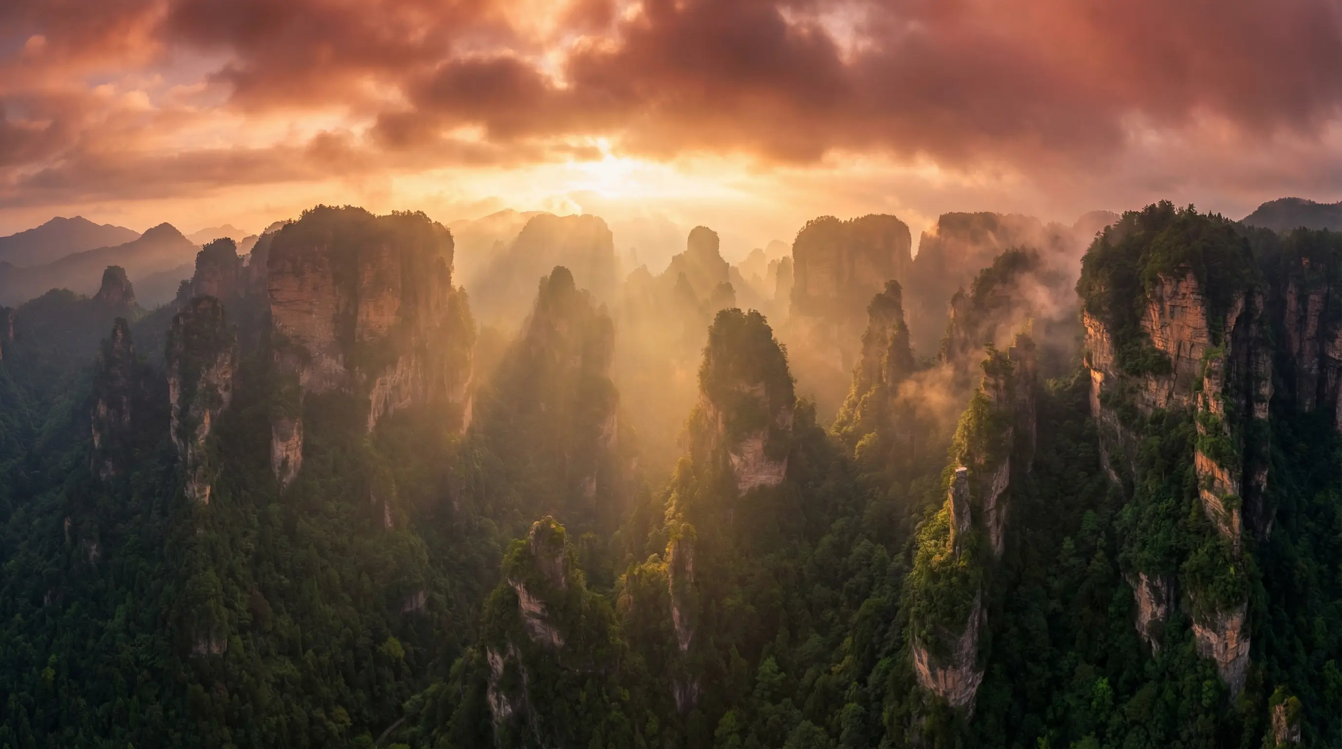 fnc战队哪国的 自然风光视频封面